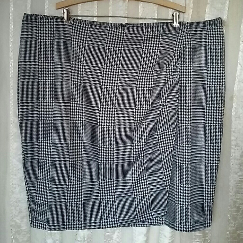 Lane Bryant Women's Houndstooth Skirt